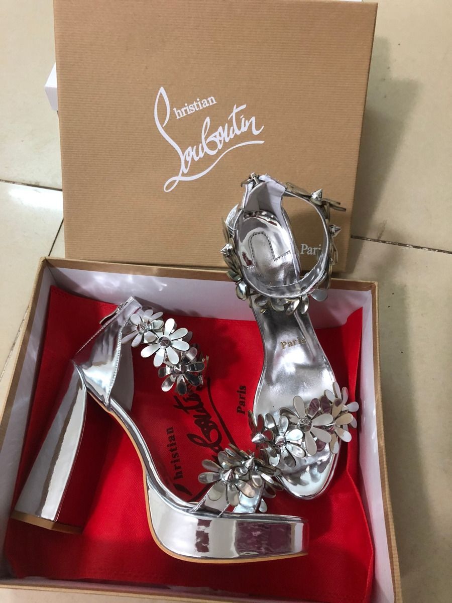 christian_louboutin_daisy_spikes_alta_pumps_130mm_metallic_leather_silver_1