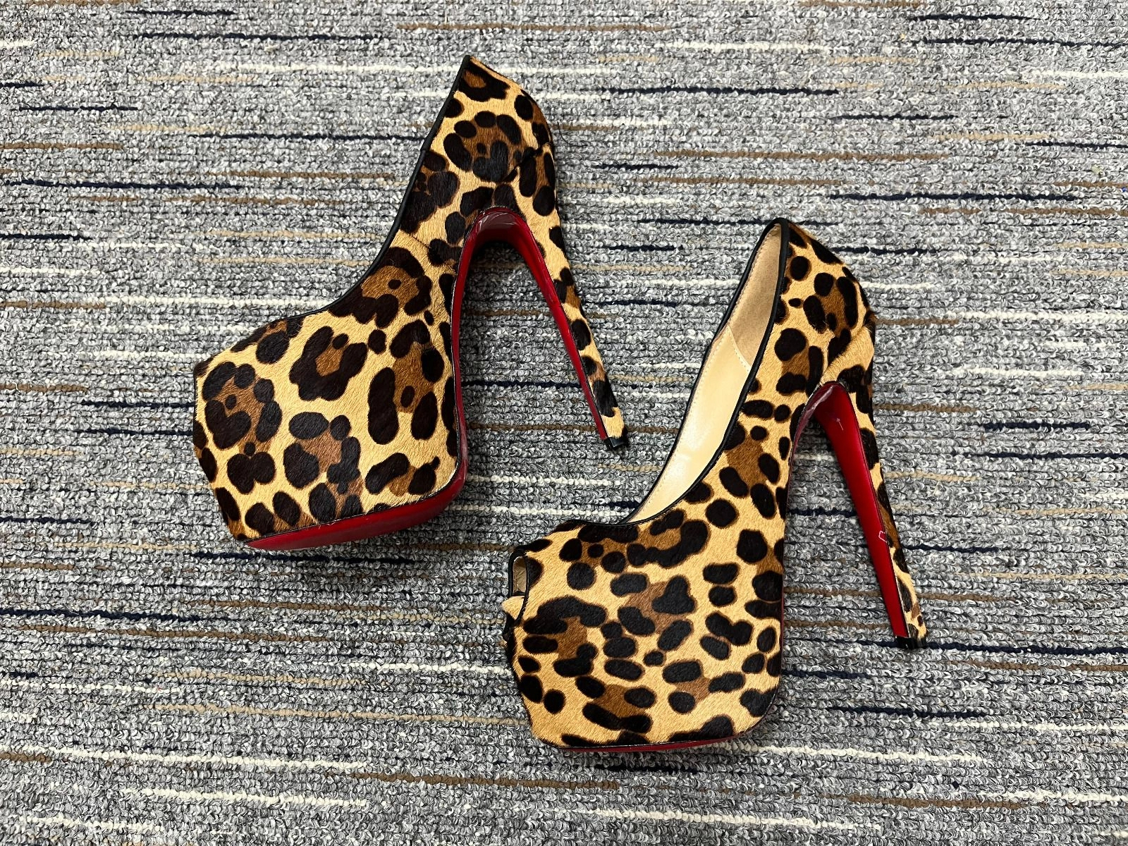 christian_louboutin_highness_platform_pumps_160mm_pony_hair_leopard_print_2__jpg