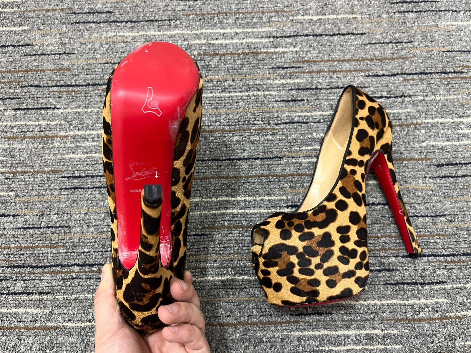 christian_louboutin_highness_platform_pumps_160mm_pony_hair_leopard_print_3__jpg