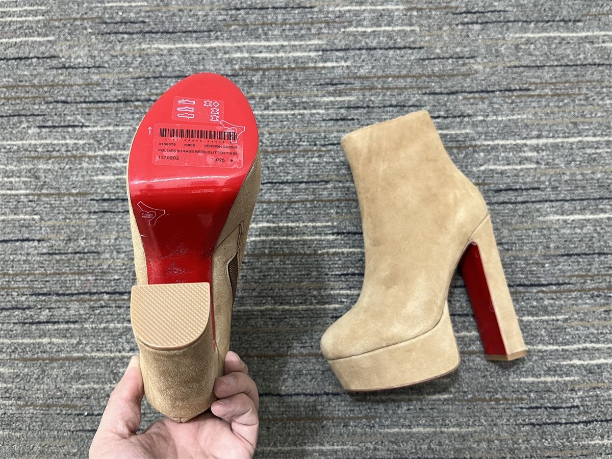 christian_louboutin_loo_booty_130_mm_low_boots_veau_velours_sand_7