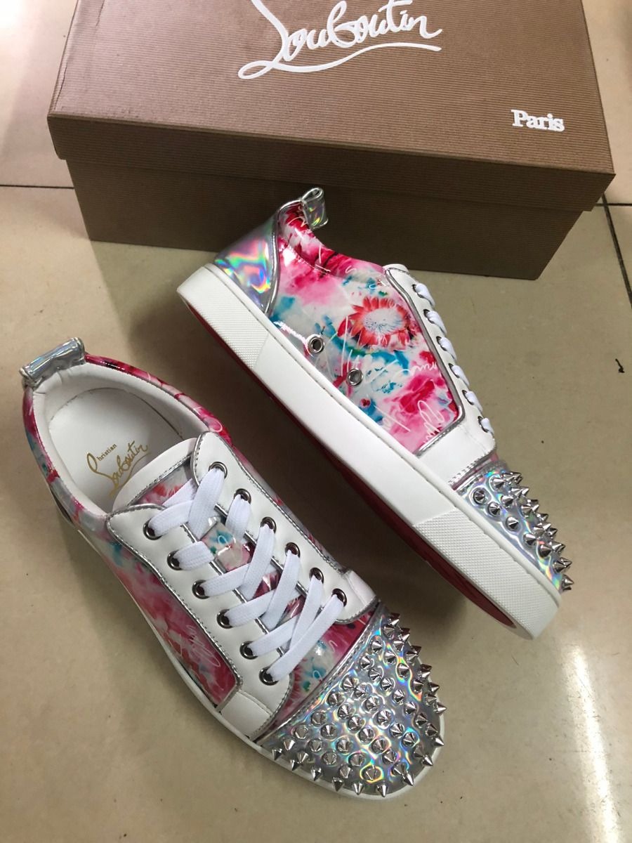 christian_louboutin_louis_junior_spike_low_top_sneakers_floral_print_4__1