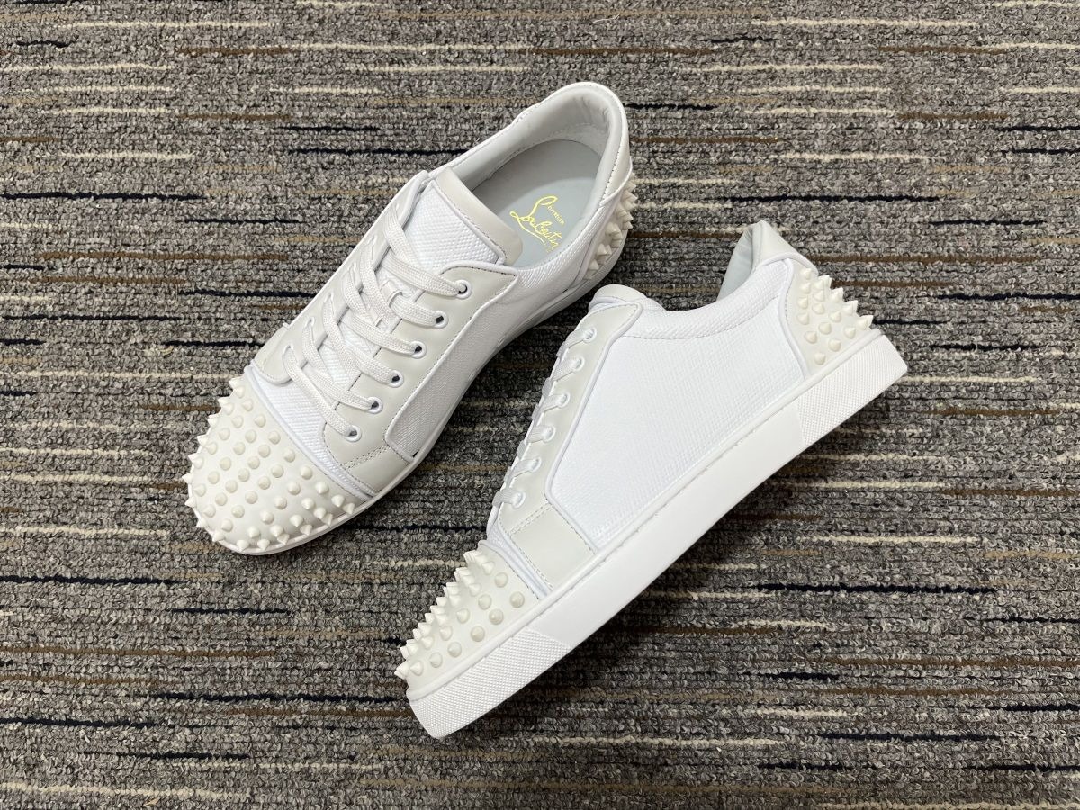 christian_louboutin_seavaste_2_orla_falt_low-top_sneakers_calf_and_fabric_white_1__1
