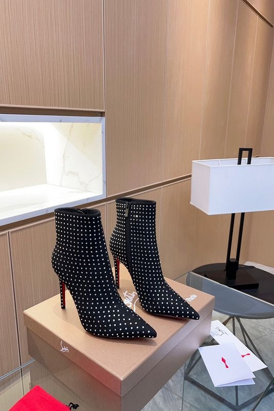 christian_louboutin_so_kate_booty_100mm_plume_suede_silver_studs_black_1