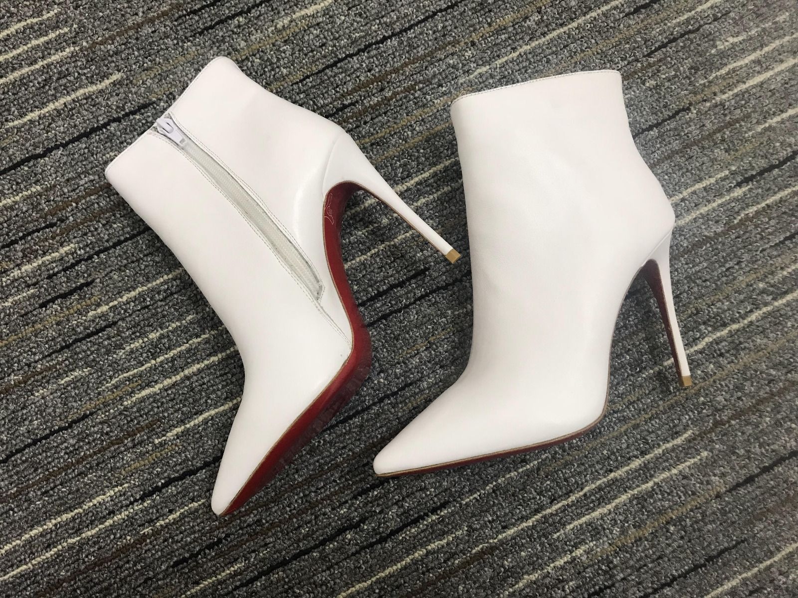 christian_louboutin_so_kate_booty_ankle_boots_100mm_calf_leather_white_1