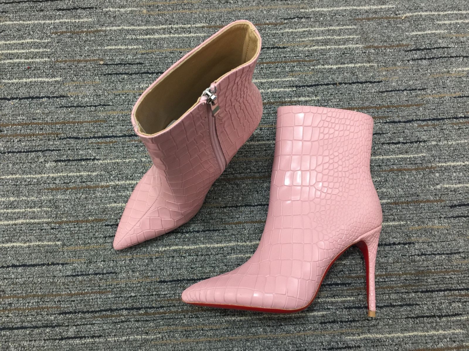 christian_louboutin_so_kate_booty_ankle_boots_85mm_croc-effect_leather_pink_4