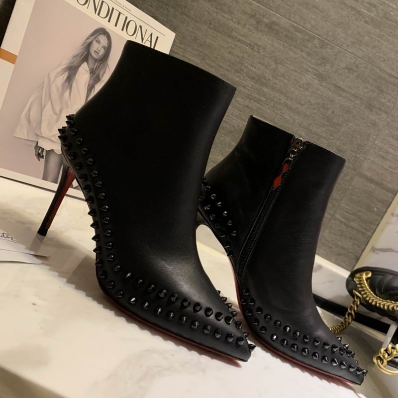 christian_louboutin_willetta_ankle_boots_100mm_calfskin_with_spikes_black_1