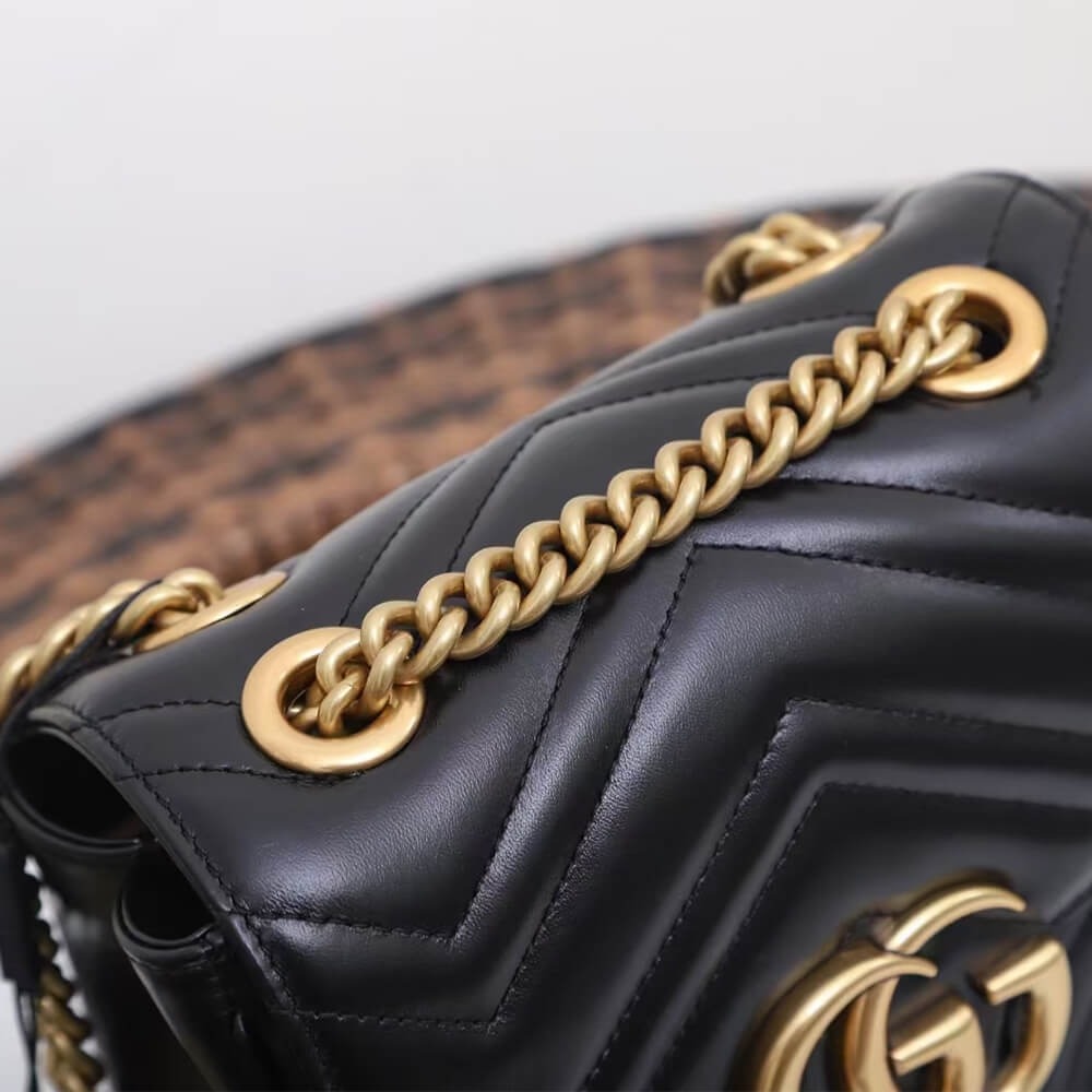 gucci-1079-1.jpg