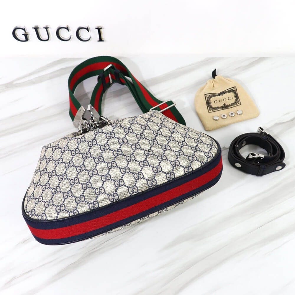 gucci-1844-1.jpg
