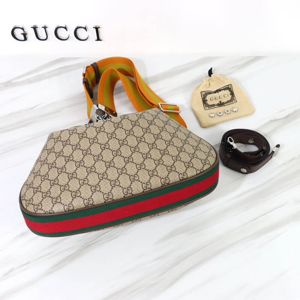 gucci-1851-1.jpg